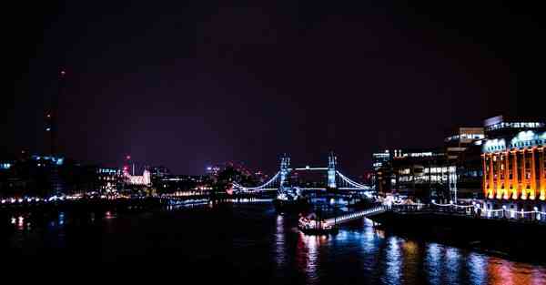 南宁互动展厅_南宁互联网眼镜超市