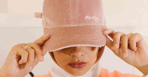 学生互动展厅_学生互相揪耳朵